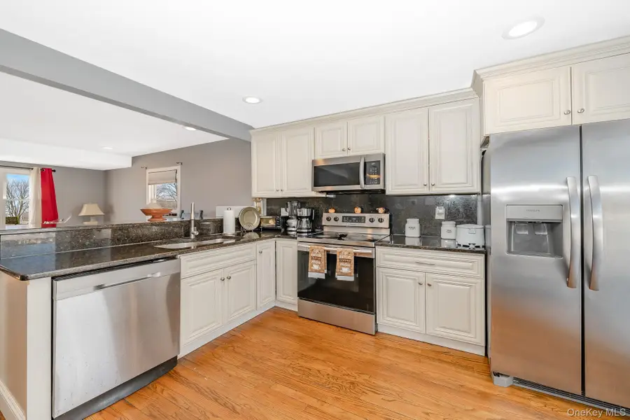 22 Francine Drive N, Massapequa, NY 11758 - #3