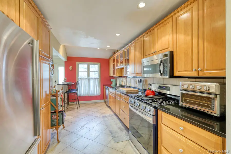 7 Birkdale Court, Poughkeepsie, NY 12603 - Image #3