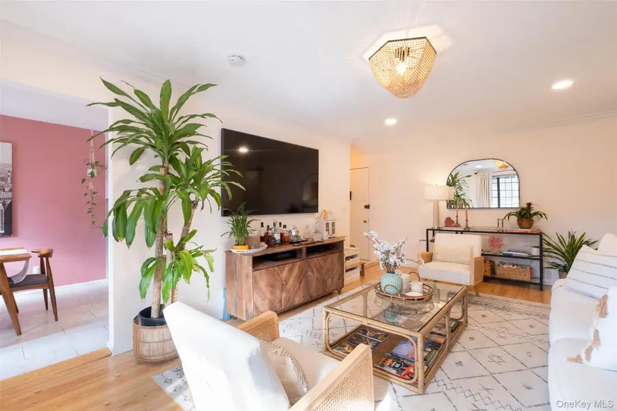 4 Foxwood Drive #5, Pleasantville, NY 10570 - Image #2