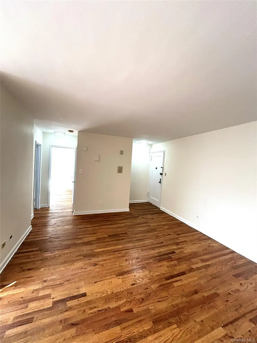 67-30 Clyde Street #4P, Forest Hills, NY 11375 - Image #3