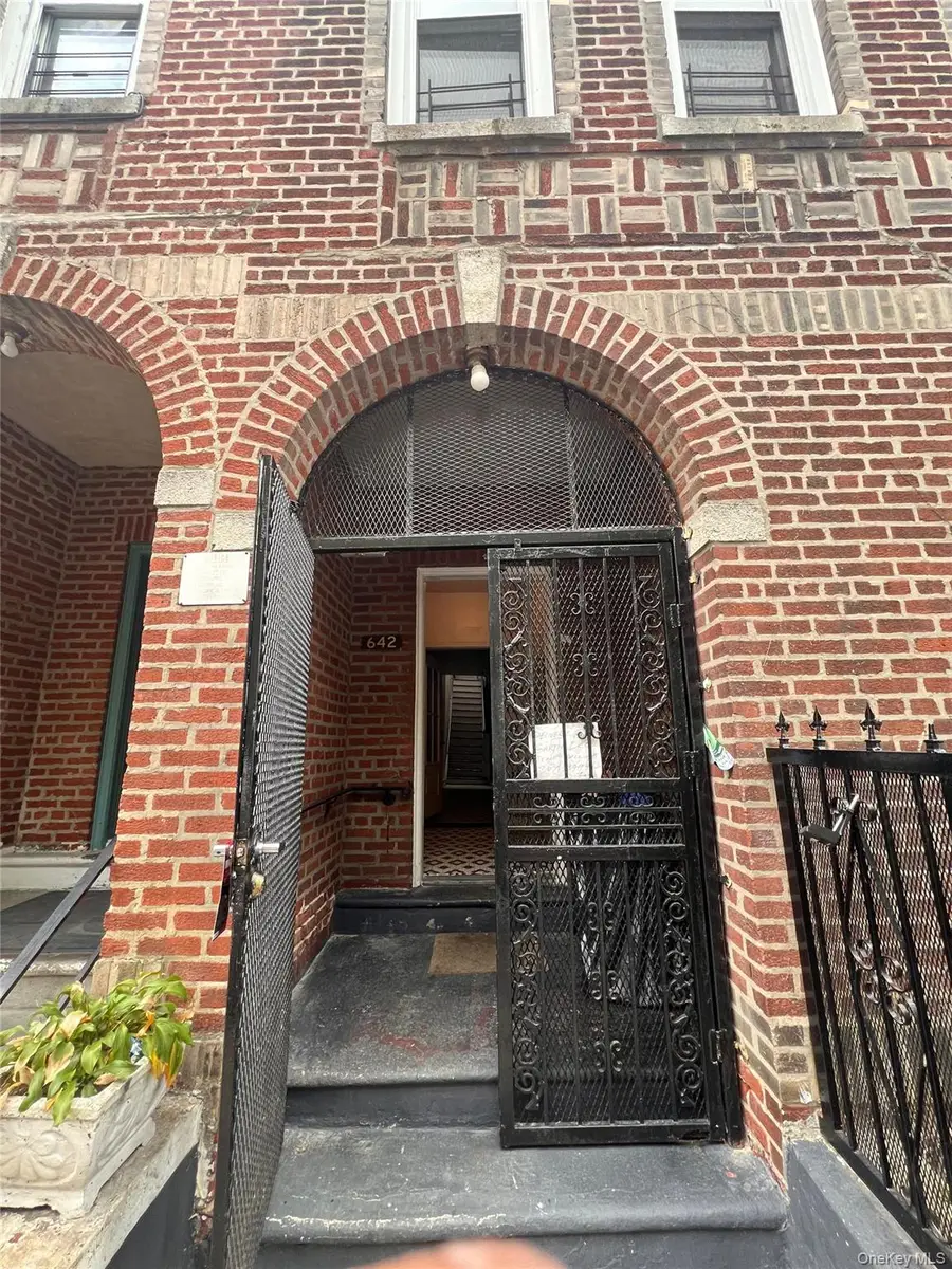 642 E 223rd Street, Bronx, NY 10466 - Image #2