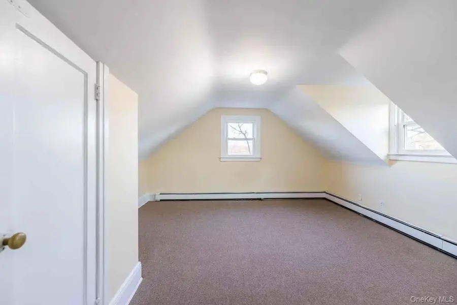 104 Grandview Avenue, Great Neck, NY 11020 - Image #2