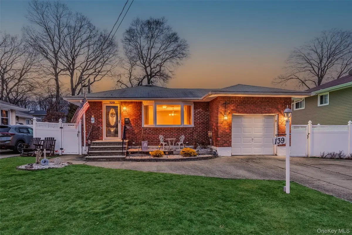 139 N Linden Street, Massapequa, NY 11758 - Image #1