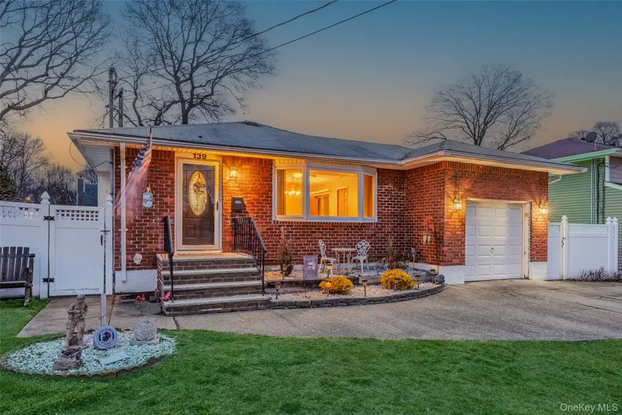 139 N Linden Street, Massapequa, NY 11758 - Image #2