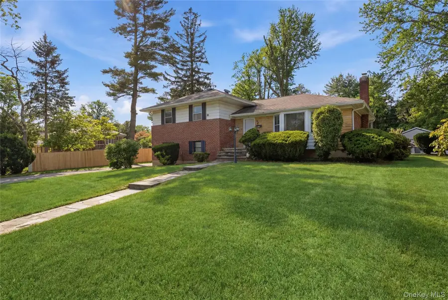 12 Viola Drive, Glen Cove, NY 11542 - #2