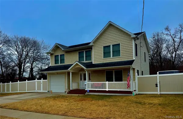 285 Daniel Street, Lindenhurst, NY 11757