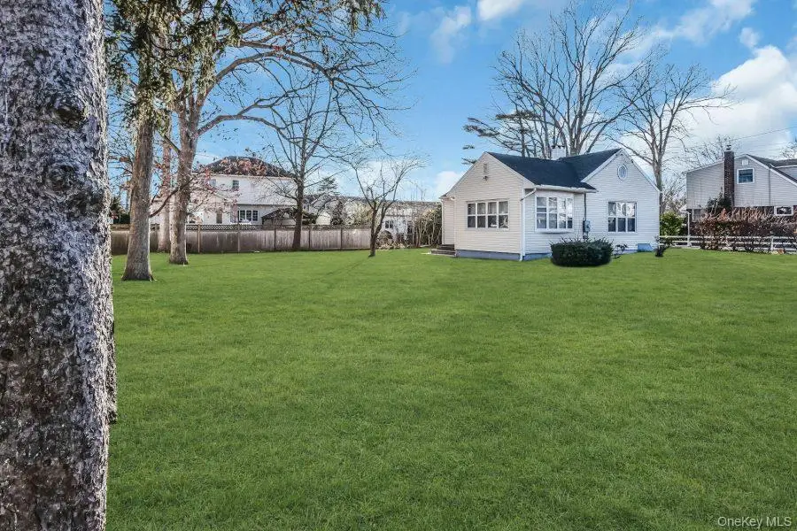 252 Toronto Avenue, Massapequa, NY 11758 - Image #2