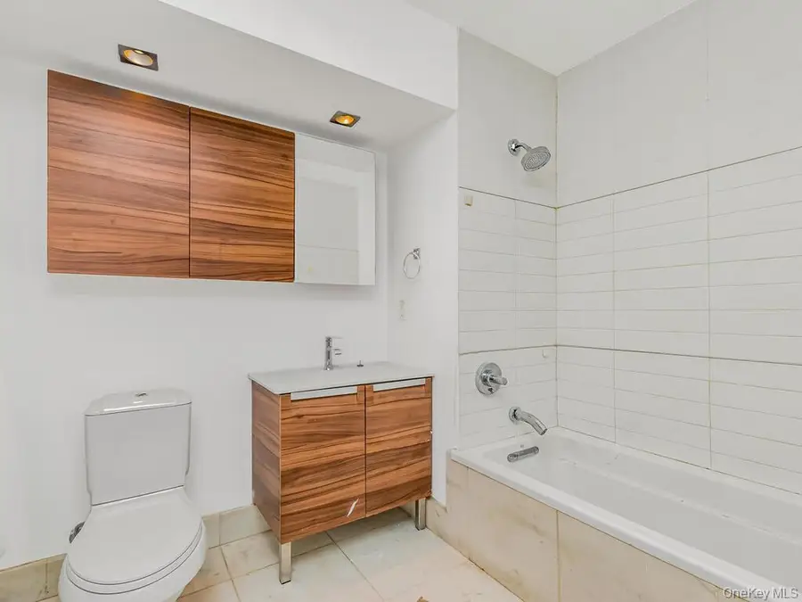 701 Ridge Hill Boulevard #1D, Yonkers, NY 10710 - Image #3