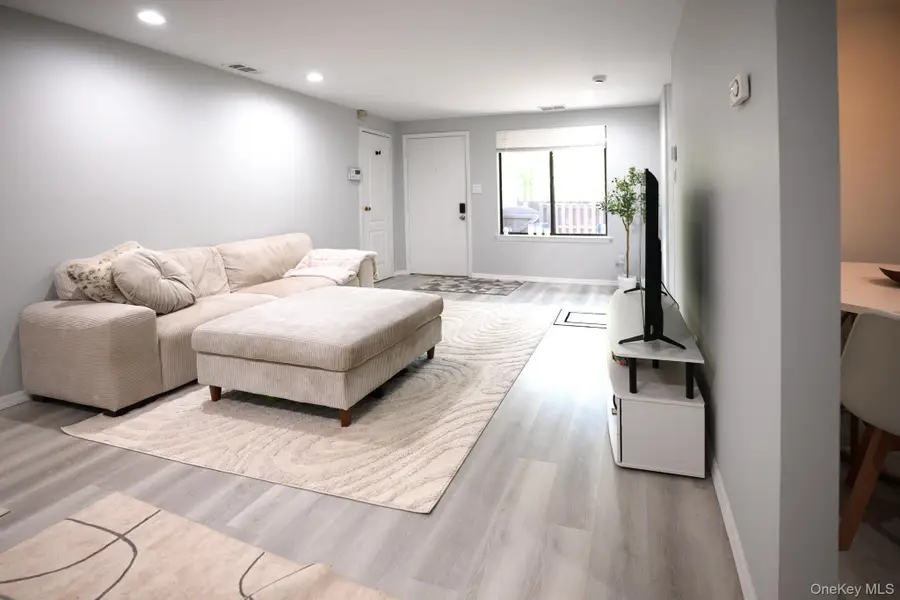 128 Sagamore Hills Drive, Port Jefferson Station, NY 11776 - Image #3