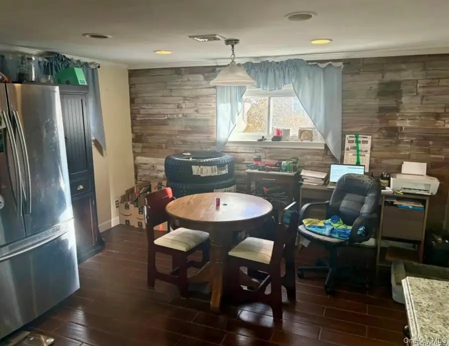 11 Tell Avenue, Deer Park, NY 11729 - Image #2