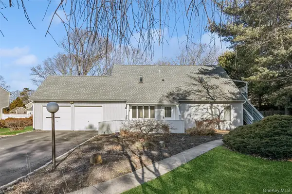 5 Haiti Lane, Coram, NY 11727