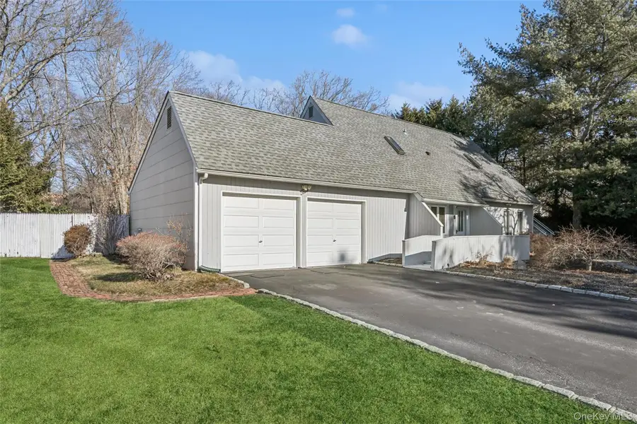 5 Haiti Lane, Coram, NY 11727 - Image #2