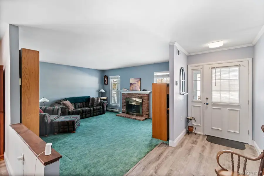 475 Stratford Lane, Ridge, NY 11961 - Image #3