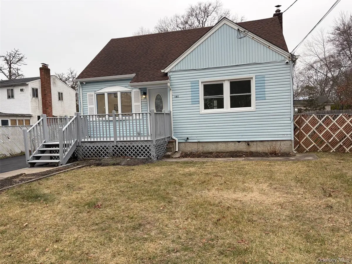 182 Lexington Road, Shirley, NY 11967 - Image #1