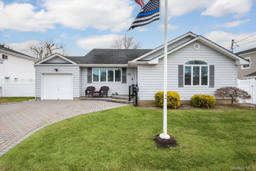 525 Roosevelt Avenue, Massapequa Park, NY 11762 - #2