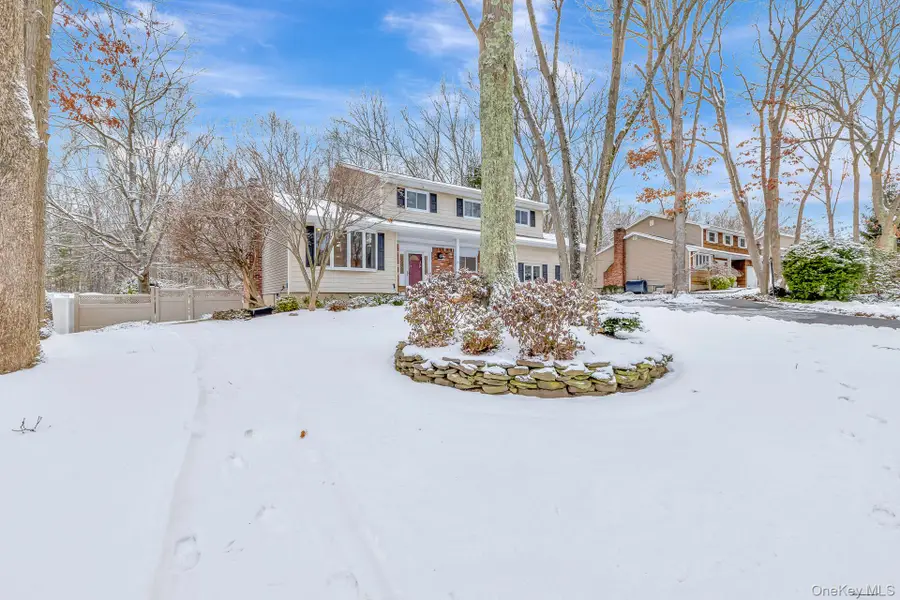 25 Sheryl Crescent, Smithtown, NY 11787 - Image #3