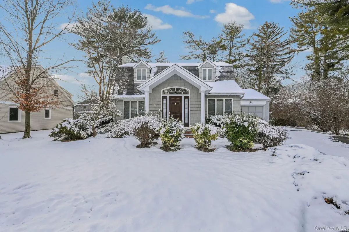 95 Oakdale Lane, East Hills, NY 11577 - #1