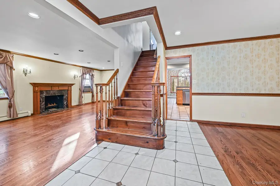 95 Oakdale Lane, East Hills, NY 11577 - #3