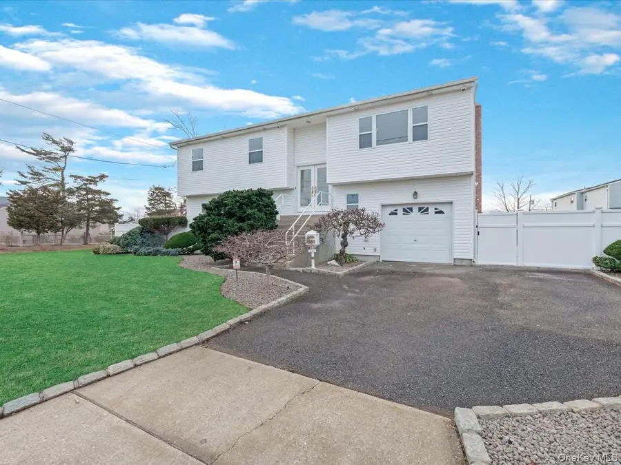 610 Windmill Avenue, West Babylon, NY 11704 - Image #2