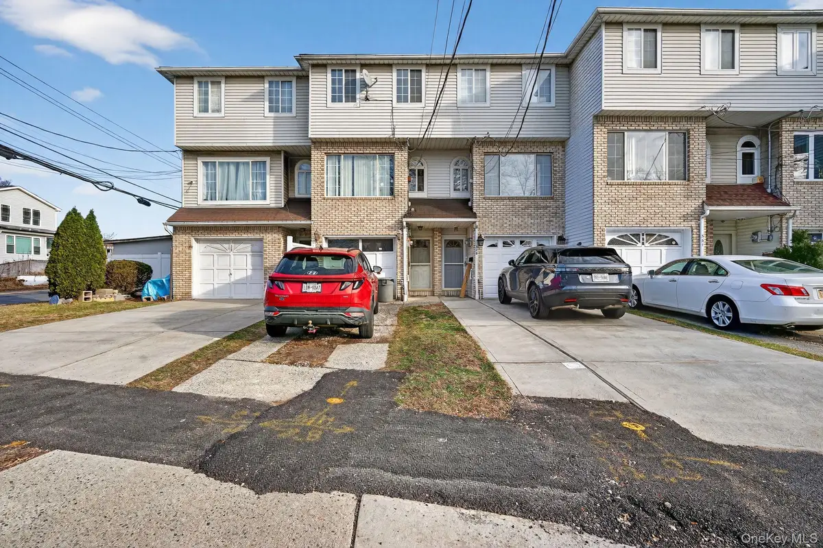 327 Willow Road E, Staten Island, NY 10314 - Image #1