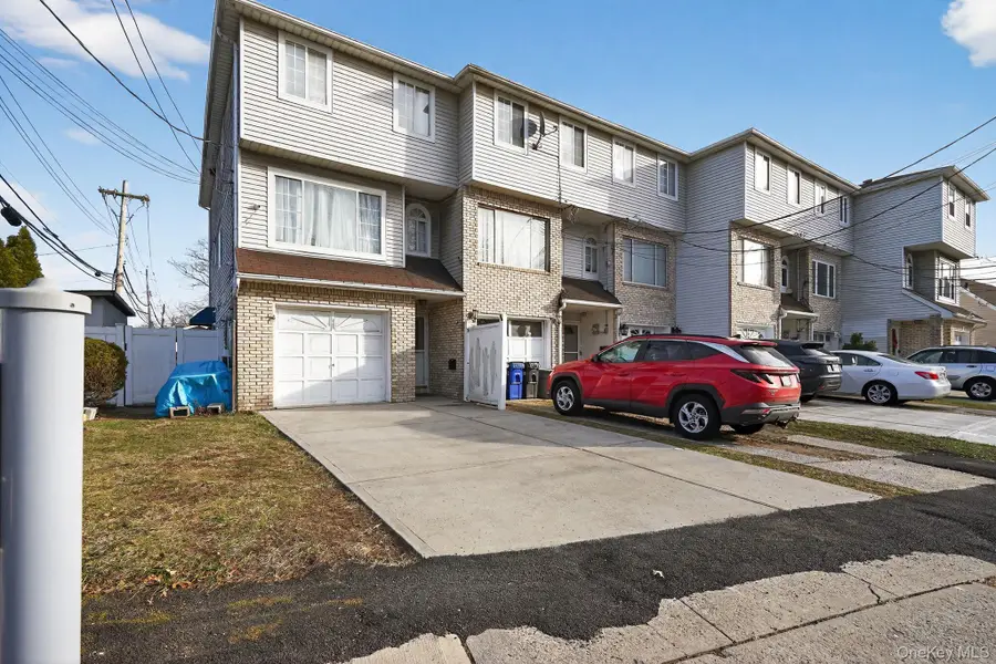 327 Willow Road E, Staten Island, NY 10314 - Image #3