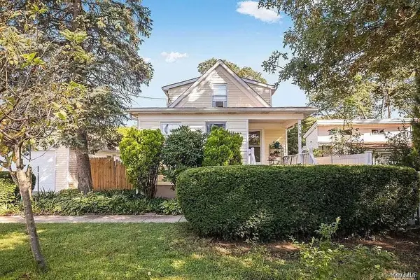 359 Erlanger Blvd, North Babylon, NY 11703