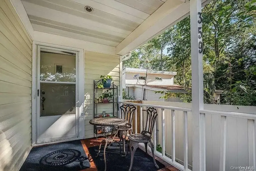 359 Erlanger Boulevard, North Babylon, NY 11703 - Image #2