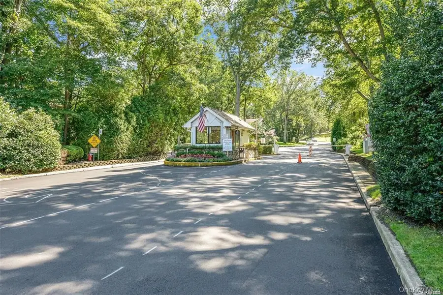 852 Skyline Drive, Coram, NY 11727 - Image #2