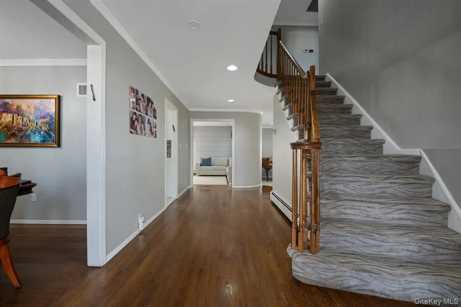 16 Valley Lane N, North Woodmere, NY 11581 - #2