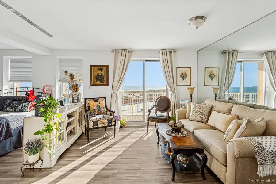 2 Richmond Road #3b, Lido Beach, NY 11561 - #3