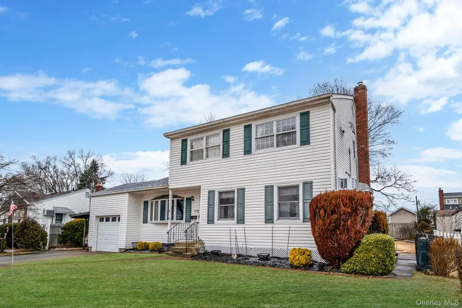 81 Hale Street, Brentwood, NY 11717 - Image #2