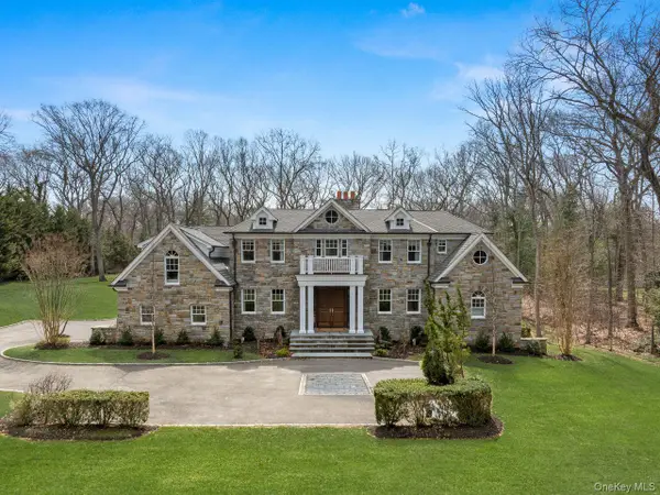 27 Victorian Lane, Brookville, NY 11545