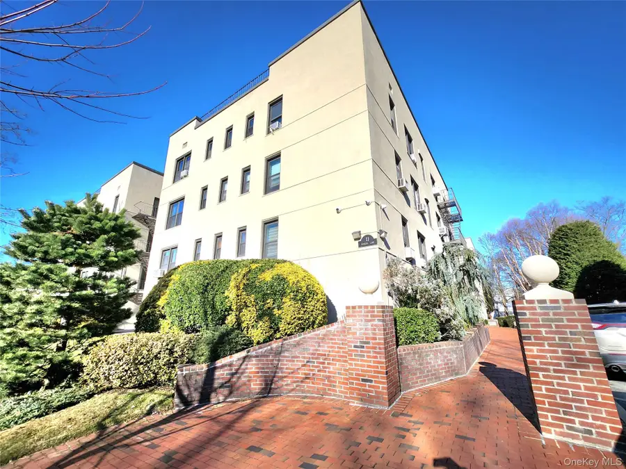 11 Wooleys Lane #2E, Great Neck, NY 11023 - Image #3