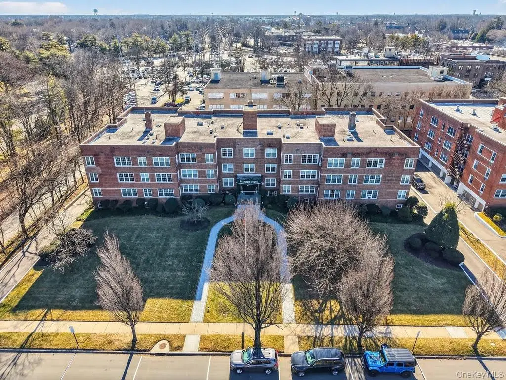 366 Stewart Avenue #B10, Garden City, NY 11530 - Image #1