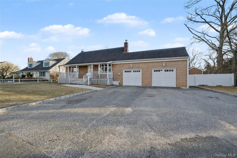 158 Moffitt Boulevard, Islip, NY 11751 - Image #3
