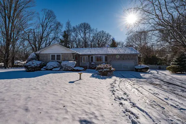 46 Crestwood Drive, Huntington Station, NY 11746