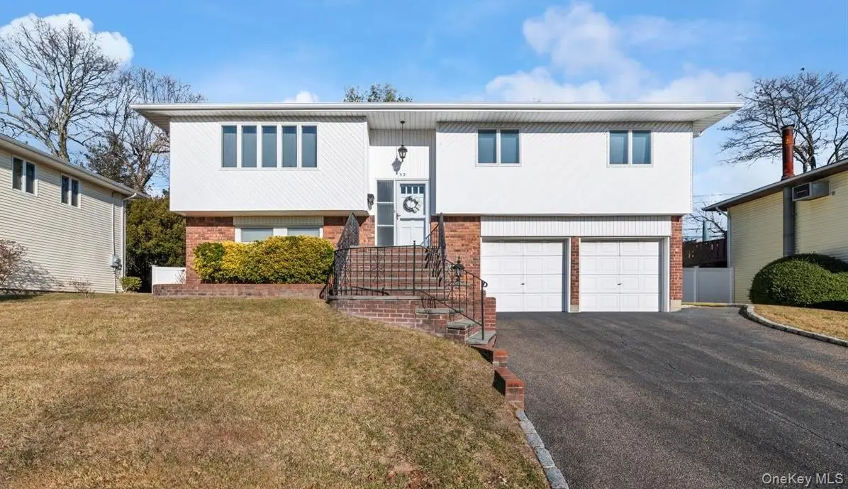 53 Beaumont Drive, Plainview, NY 11803 - Image #1