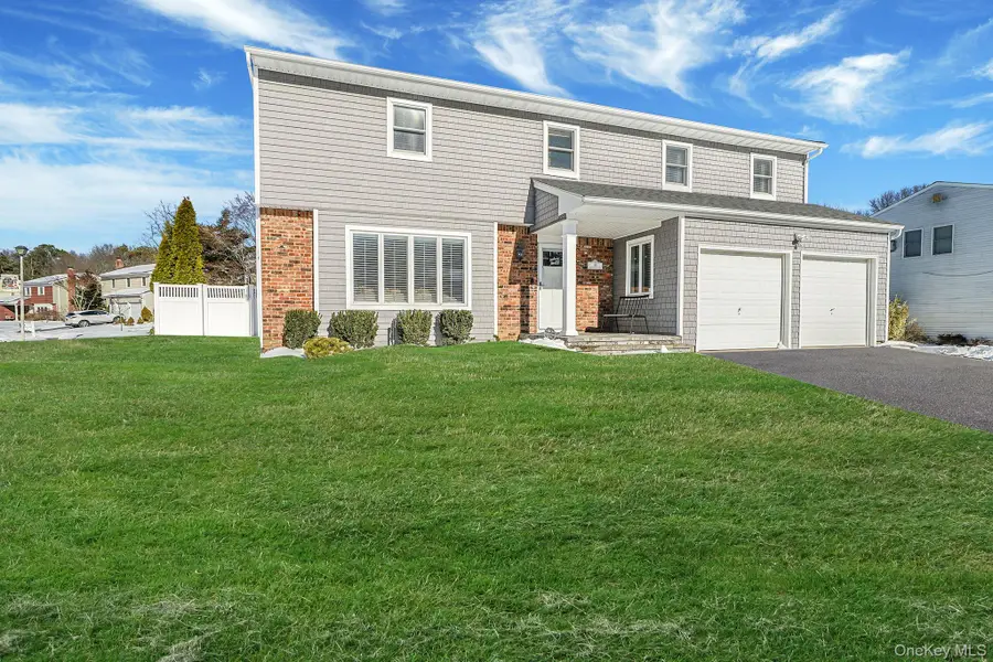 49 Gainsborough Road, Holbrook, NY 11741 - #2