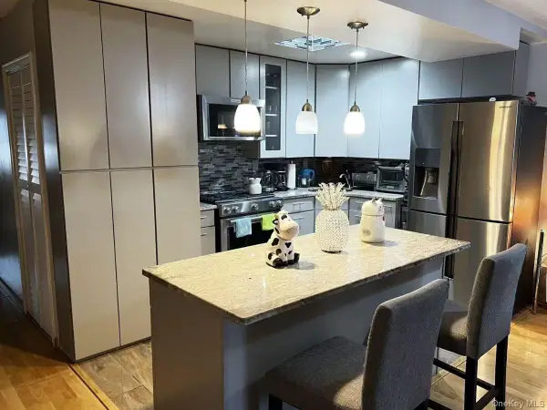 75-22 Parsons Boulevard #D3, Fresh Meadows, NY 11366