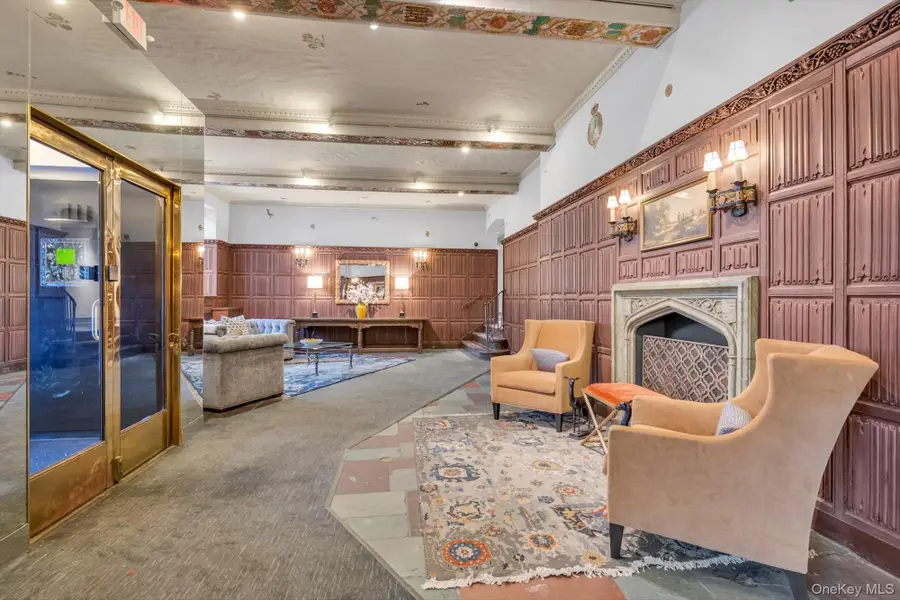 4 Maple Dr #1J, Great Neck, NY 11021 - Image #3