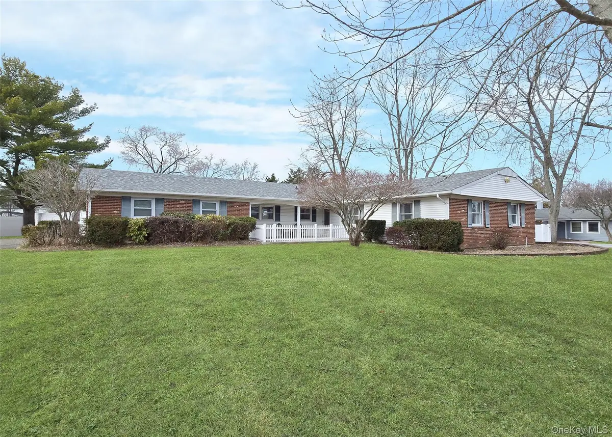 33 Segatogue Lane, South Setauket, NY 11720 - Image #1