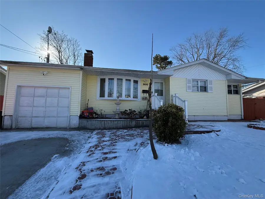 200 Hancock Street, Brentwood, NY 11717 - Image #2