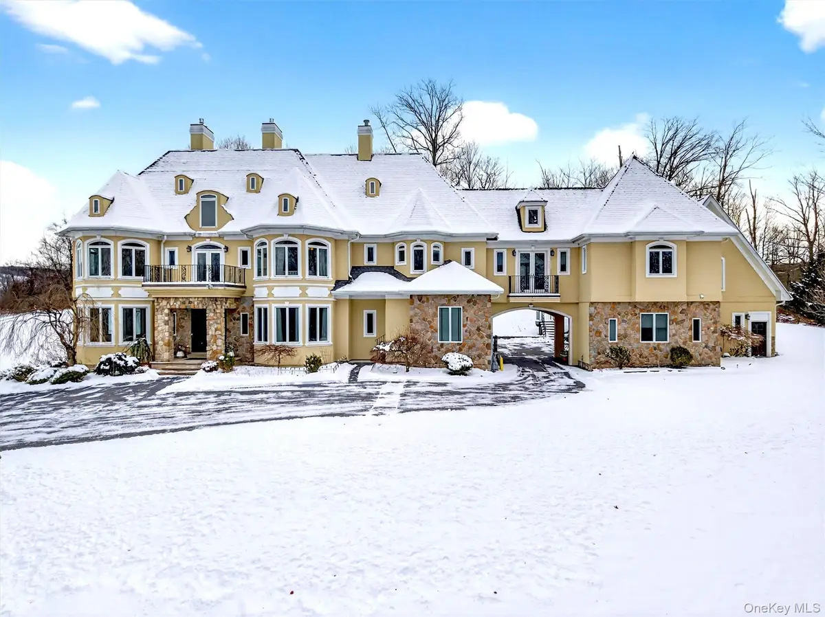 35 Balmoral Court, Harriman, NY 10926 - Image #1