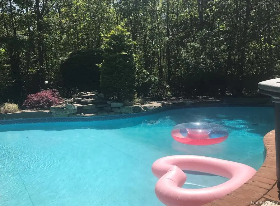 4 Sheila Court, Manorville, NY 11949 - Image #2