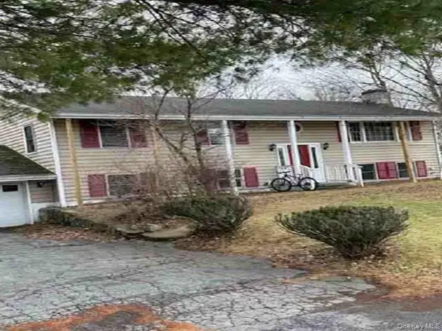 34 Brookland Farms Road, Poughkeepsie, NY 12601 - Image #1