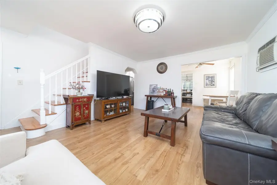 57 Chaffee Avenue, Albertson, NY 11507 - Image #2