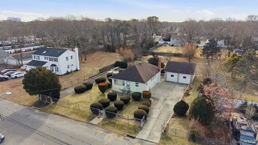 92 Apple Street, Brentwood, NY 11717 - #3