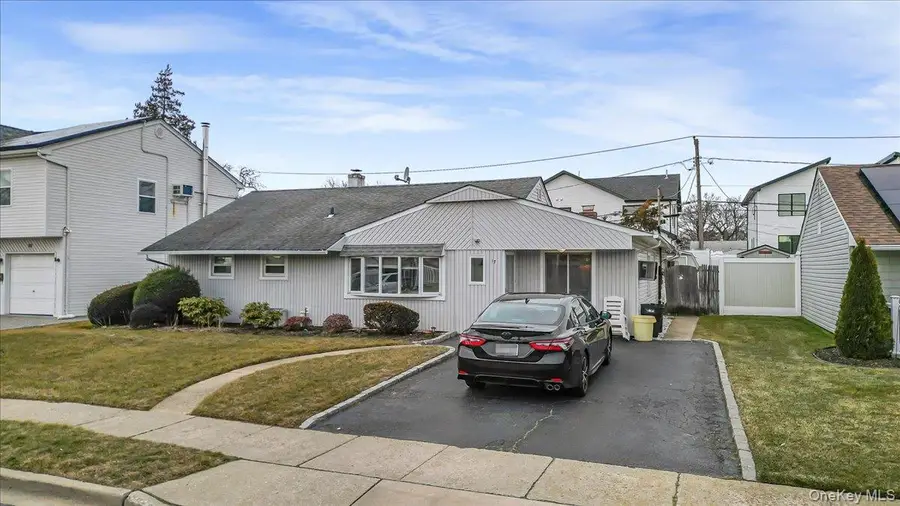 17 Wilson Lane, Bethpage, NY 11714 - Image #2