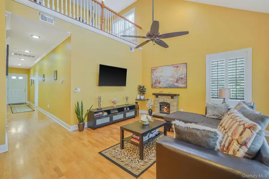 116 Maya Circle, Central Islip, NY 11722 - Image #2