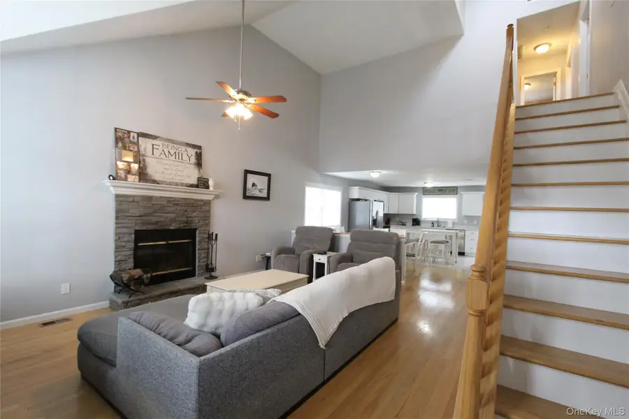 275 Railroad Avenue, Center Moriches, NY 11934 - Image #3